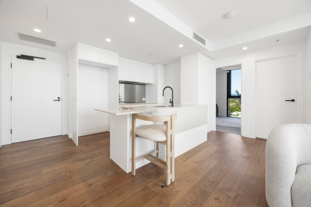 1092/165 Marine Parade, Southport, 2 Bedrooms Bedrooms, ,2 BathroomsBathrooms,Apartment,For Rent,Marine,1086